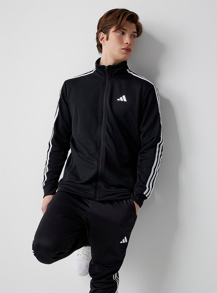Tracksuits & Warm-Ups